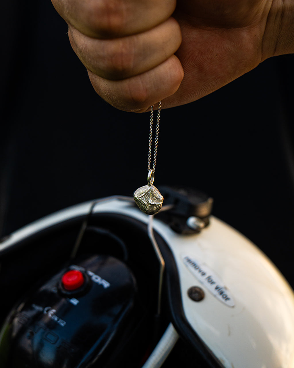 Žmogaus atspaudo pakabuko rinkinys