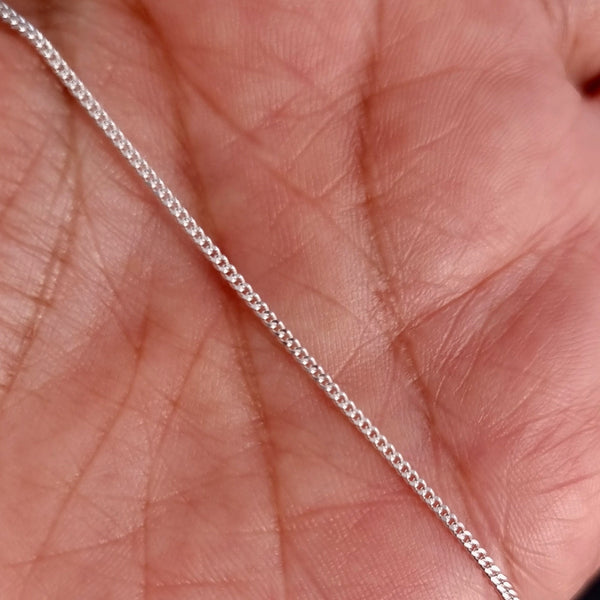 Sidabrinė grandinėlė (curb)